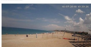 "Миллионы" туристов в Крыму: появились свежие фото пляжей в Севастополе