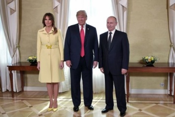 "Взглянула в глаза злу": Мелания Трамп не смогла скрыть эмоций после рукопожатия с Путиным