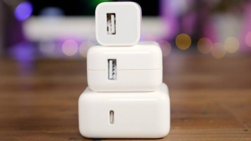 Apple не позволит купить зарядку от новых iPhone отдельно
