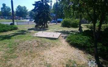 Полиция заставила ромов уйти и убрать свои вещи с зеленой зоны возле Автовокзала