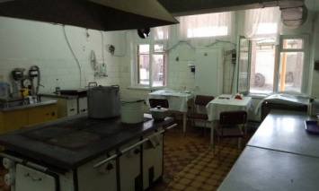 Отравление в лагере на Донбассе: В больнице остаются 78 детей, в учреждении выявили серьезные нарушения