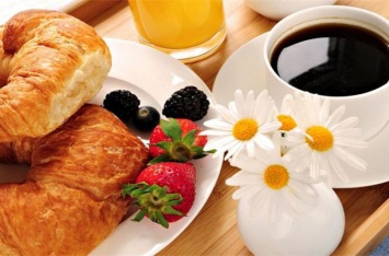 Идеальный завтрак: израильский диетолог рассказал, сколько калорий нужно съедать по утрам