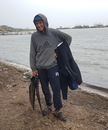 В Бердянске в Азовском море спасли спортсмен-экстремала
