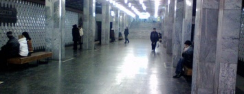 В Харьковской подземке останавливали движение из-за вспыхнувшего на рельсах зонта