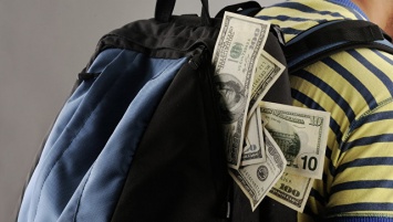 Грабители отобрали у киевлянина рюкзак с валютой на 840 тысяч