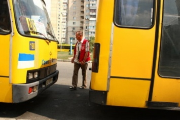 Дебоширы избили пассажира маршрутки в Днепре