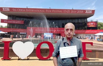 Одесский режиссер устроил акцию протеста: его не пускают на кинофестиваль