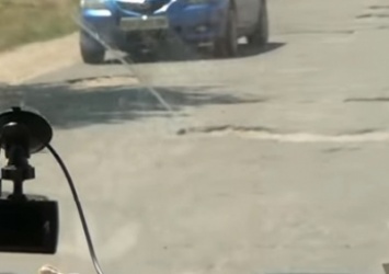 Танкодром - в сети показали дорогу на косу Пересыпь в Кирилловке (видео)