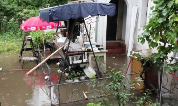 Ливень в Чернигове затопил насосную станцию и 13 частных дворов