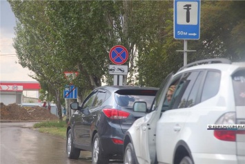 Керчане: в городе начали эвакуировать авто за парковку в неположенном месте