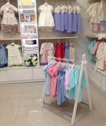 Во Владимире продают детскую одежду непонятного состава и происхождения