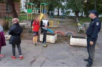 Восемь детей взаперти: украинцев шокировал поступок родителей-палачей. ФОТО