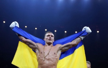 Усик стал абсолютным чемпионом мира, выиграв бой в Москве