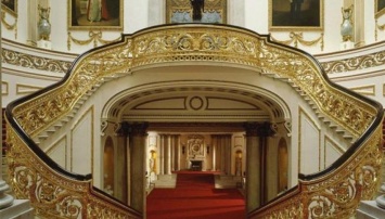 Букингемский дворец открылся для туристов