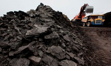 Правительство рассчитывает накопить к зиме 2,6 млн тонн угля и 17 млрд кубометров газа