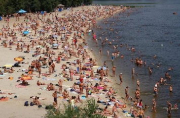 Толпы отдыхающих бегут с украинских пляжей: что происходит