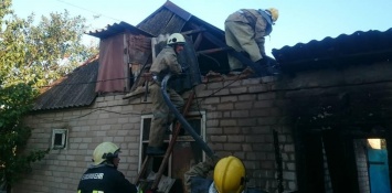 В Запорожской области дом сгорел почти дотла