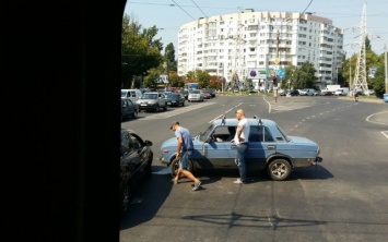 Из-за ДТП в Одессе остановилось движение четырех трамваев (ФОТО)