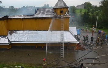 На Львовщине во время пожара обрушились купола церкви