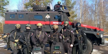 СМИ: вооруженные спецназовцы Росгвардии ограбили заправку в Челябинске