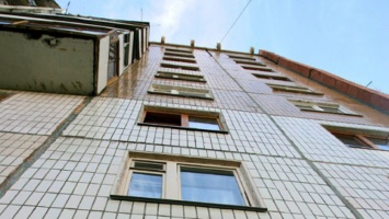 В Донецкой области двухлетний ребенок упал с 5-го этажа
