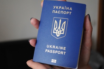 Жителей Севастополя предупредили, чем чревата поездка за украинским биометрическим паспортом