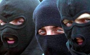 Люди в камуфляжной форме: в Киеве разыскивают опасных преступников, атаковавших дом телеведущей