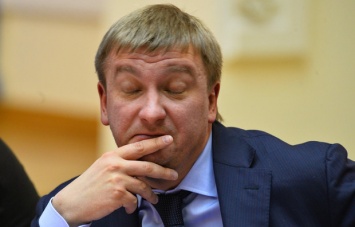 У министра Петренко игнорируют запросы СМИ