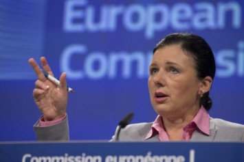Еврокомиссия потребовала сократить выдачу "золотых паспортов"