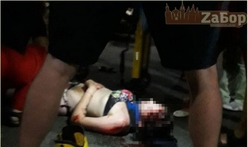 На Набережной магистрали обнаружили девушку, лежащую в крови (ФОТО)