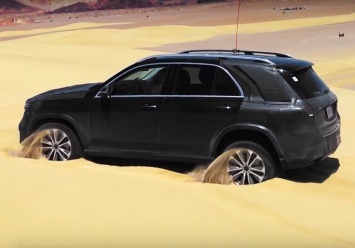 Новый Mercedes-Benz GLE научили «прыжками» выбираться из песка