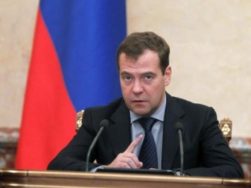 Дмитрий Медведев угрожает НАТО и зазывает Запад дружить