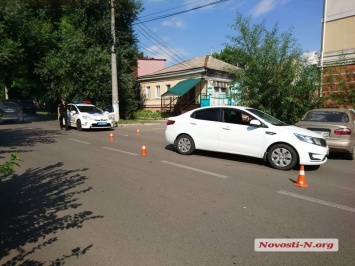 В центре Николаева водитель такси сбил 7-летнюю девочку - пострадавшая в больнице