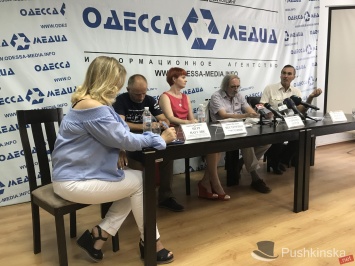 Одесские художники заявили о рейдерском захвате и обратились к силовикам за помощью