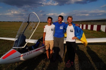 Перелет в 1600 километров: в Одессе приземлились планеристы из Литвы