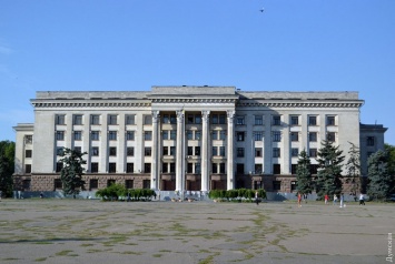Одесские суды снова отказались передавать государству Дом профсоюзов: он остается у ФПУ