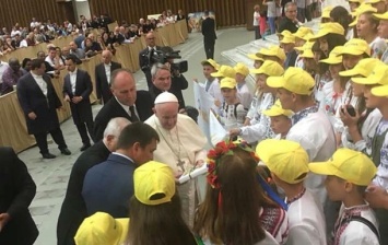 Папа Римский принял Климкина с украинскими детьми в Ватикане