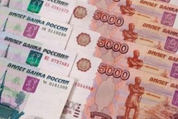 В России рубль обвалился до минимума с 2016 года