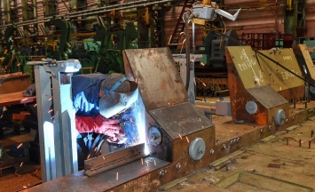 На харьковском заводе создают экспериментальный корпус БТР-4