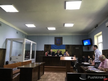 Суд по убийству в Троицком: прокуратура обвинила адвоката подсудимого в затягивании дела