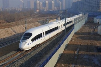 Новый поезд между Пекином и Гонконгом будет доставлять пассажиров на 15 часов быстрее