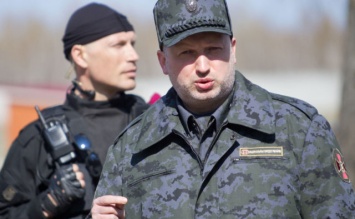 Срочно: Турчинов заявил о боях с РФ в Азовском море