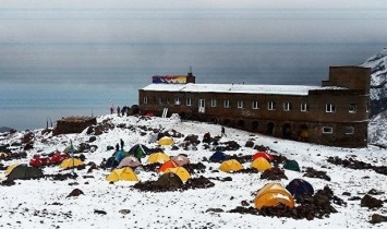 В Грузии посреди лета выпал снег: фото и видео непогоды