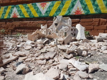 На Днепропетровщине от рук вандалов пострадали необычные скульптуры (Фото)