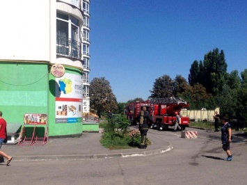 Бросил окурок в соседский балкон: на Героев Сталинграда выгорела квартира