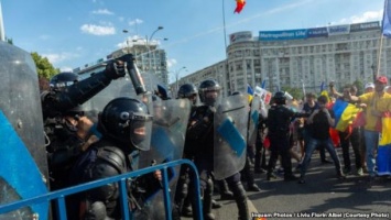 В Бухаресте полиция разогнала антикоррупционный митинг, десятки травмированных