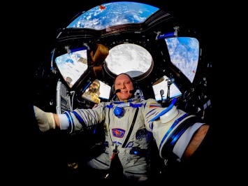 Российский космонавт-видеоблогер стал известен после сообщений на Reddit