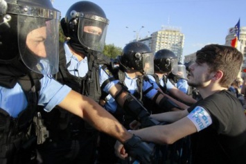 Число пострадавших из-за протестов в Бухаресте выросло до 440