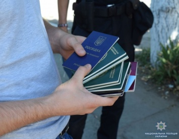 В Коблево нашли 16 нелегальных мигрантов из Азербайджана, Конго и Нигерии