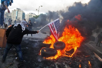 США сокращают финансовую помощь Палестинской автономии